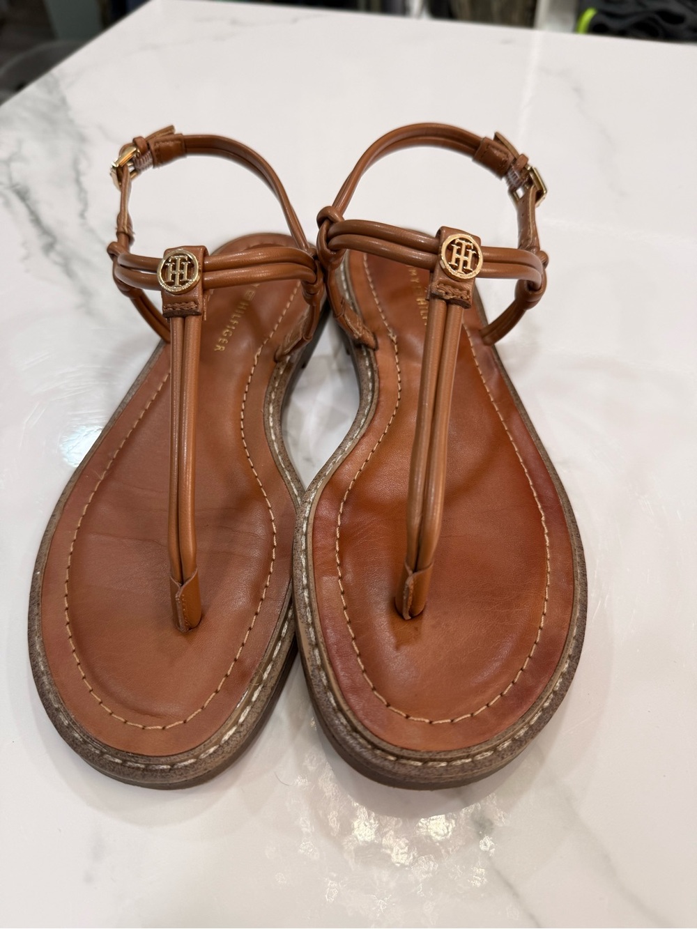 Tommy Hilfiger Cognac Brown Thong sandals 7.5 - Picture 2 of 3